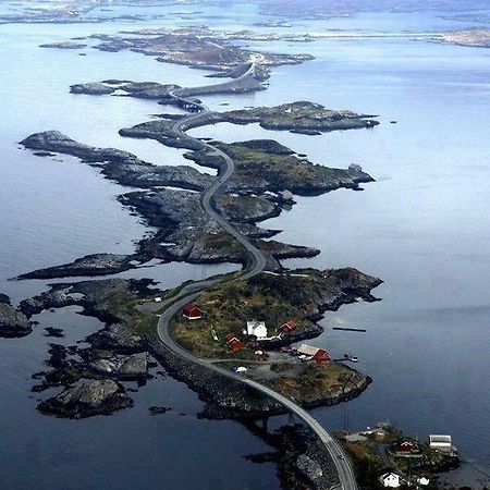 Leite Gård near Atlantic Road in Hustadvika Lyngstad Exterior foto